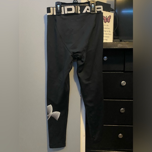 Under armor, Cold gear, YMD - Picture 2 of 3